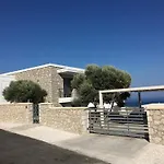 Vila In Rhodes Near Ladiko Bay