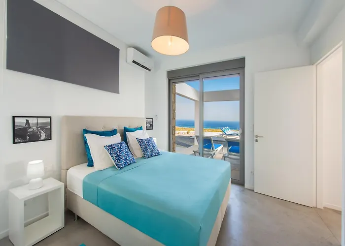 In Rhodes Near Ladiko Bay Βίλα Καλυθιές