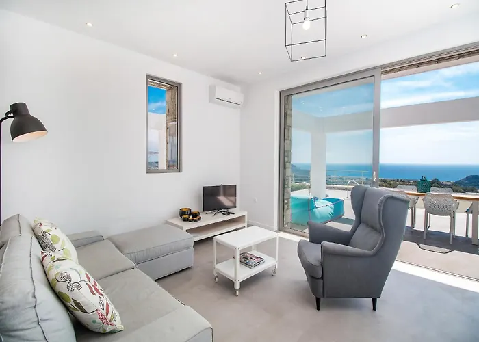 In Rhodes Near Ladiko Bay Βίλα